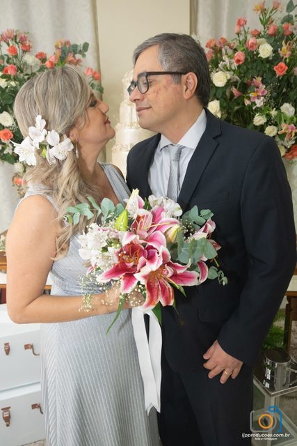 Bodas de Prata _ 25 anos reluzindo amor Bodas de Prata _ 25 anos reluzindo amor